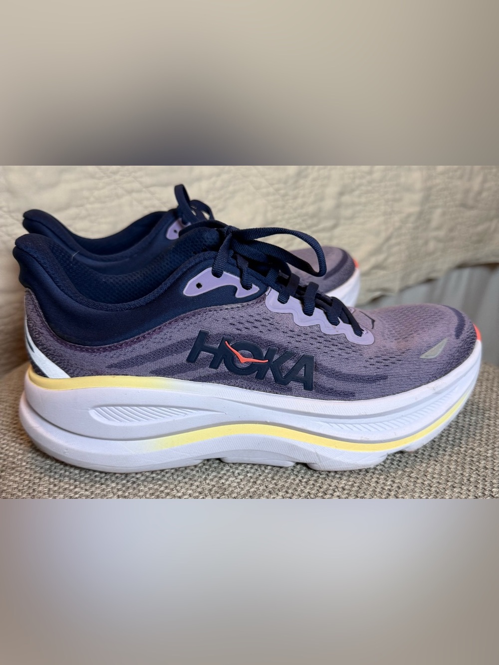 Hoka Bondi 9 Road Running Shoes in Berry Jam/Berry Patch size 8.5
